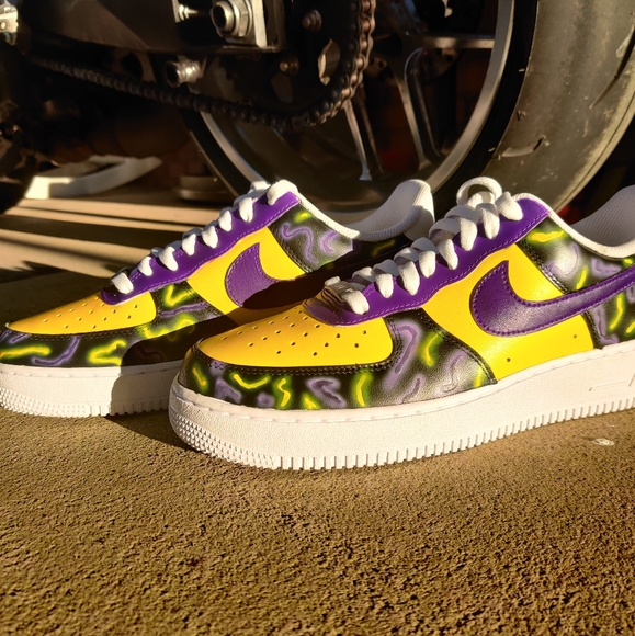 Custom Air Force 1\'s Yellow&Purple